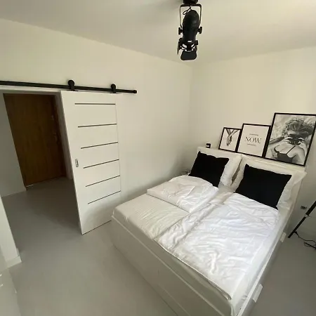 Przytulny Apartament Z Kominkiem Przy Jeziorze Borne Sulinowo Exterior photo