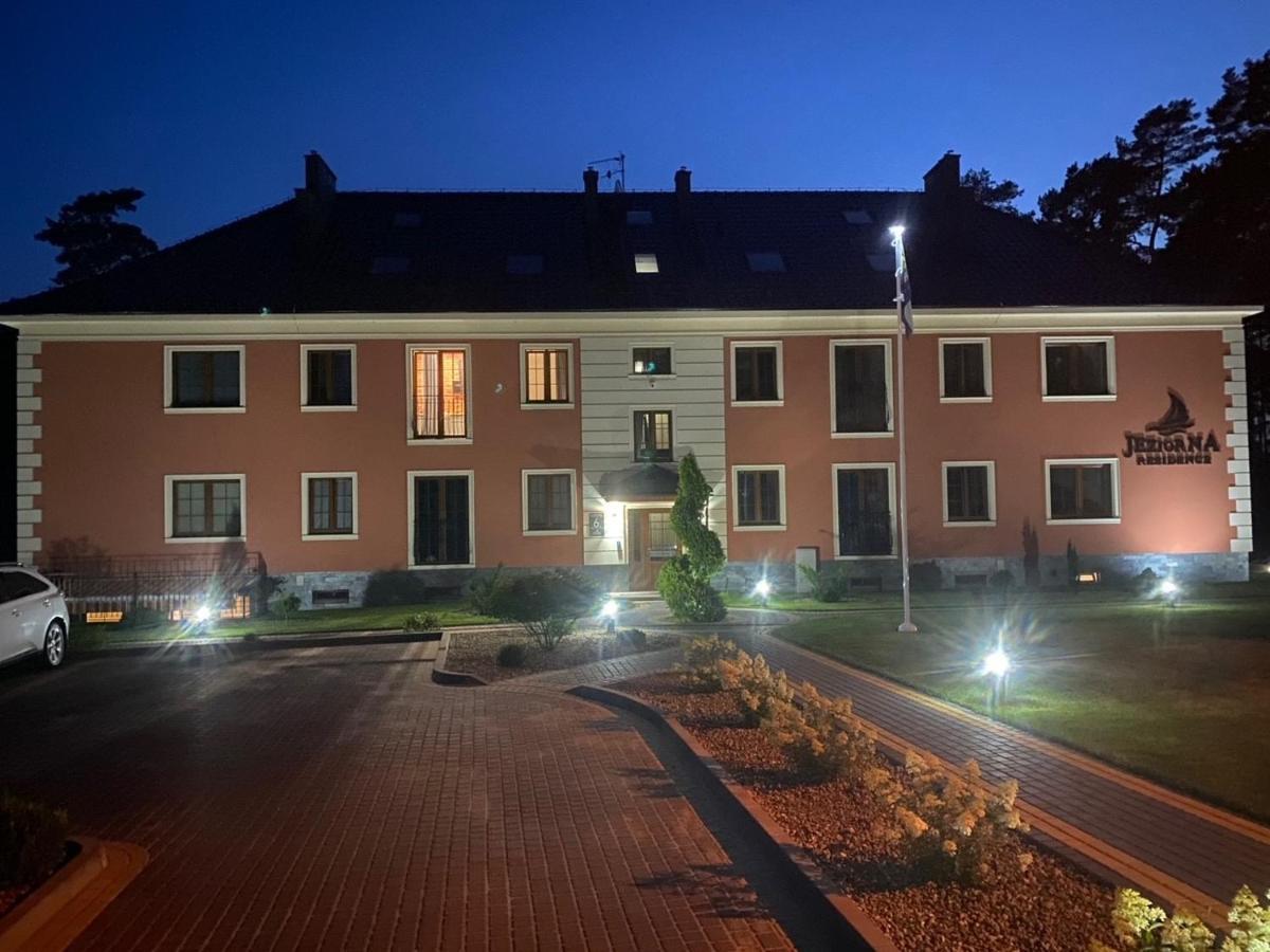 Przytulny Z Kominkiem Przy Jeziorze