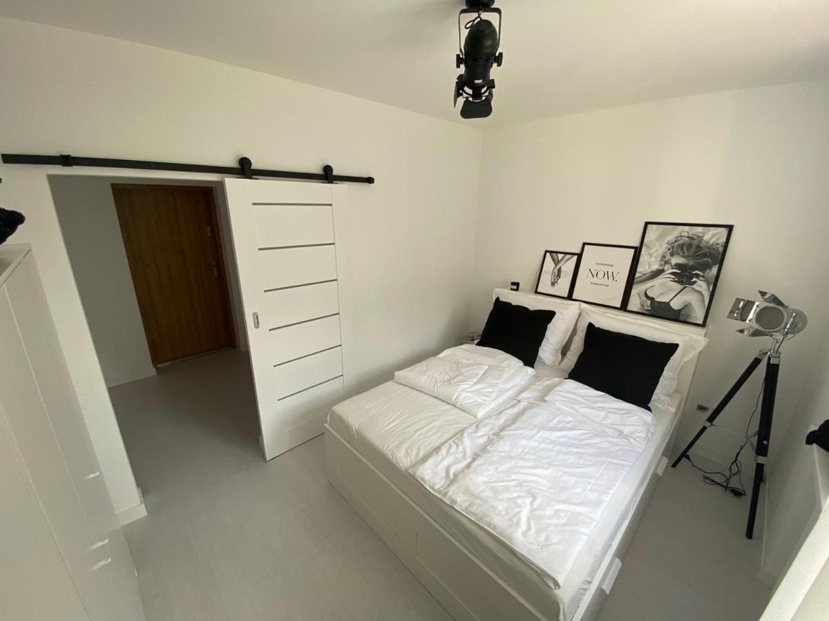 Przytulny Z Kominkiem Przy Jeziorze Apartment Borne Sulinowo